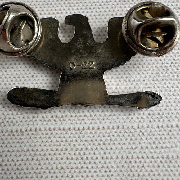 Silver Metal U.S. Military Colonel Eagle Insignia Pin with Double Clutch Back - Picture 3 of 4